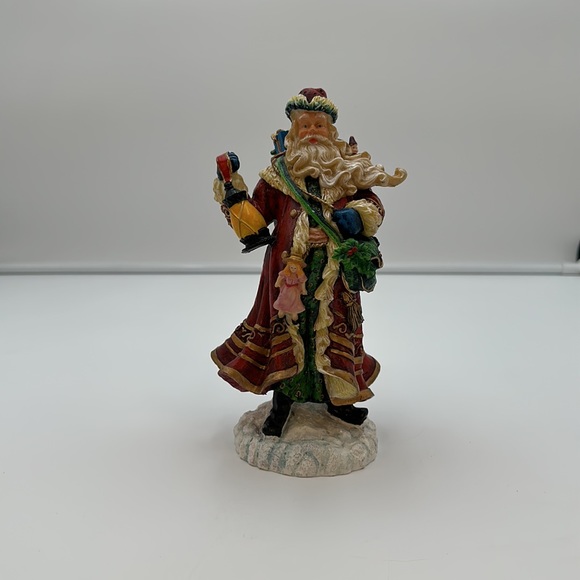 Holiday Expressions Santa Figurine. Vintage 1998 Resin Santa with Bag of Toys - Picture 3 of 16